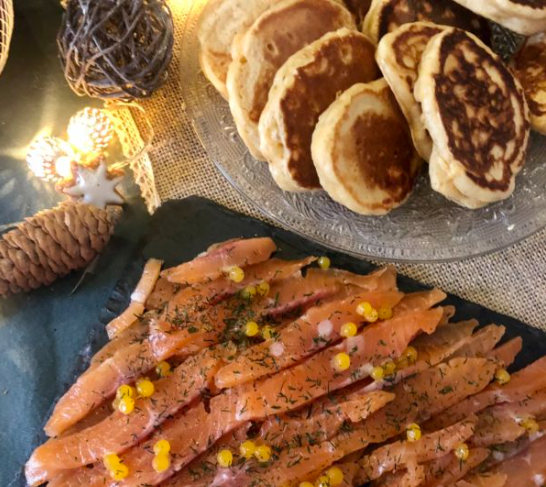 Recette du saumon gravlax et ses blinis